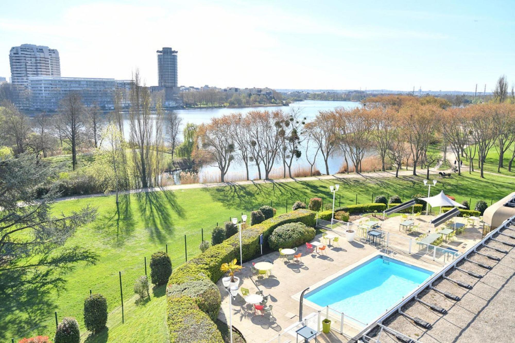 Novotel Paris Creteil Le Lac Екстериор снимка